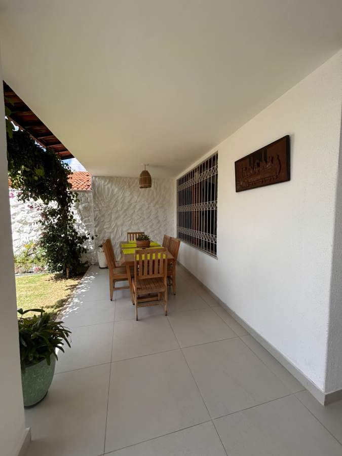 Casa, 4 quartos, 270 m² - Foto 1